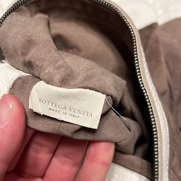 Bottega Veneta Intrecciato Leather Expandable Tote - Picture 13 of 16